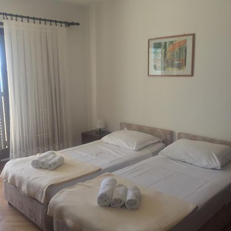 Studio Apartmani Topic Omiš Eksteriør billede